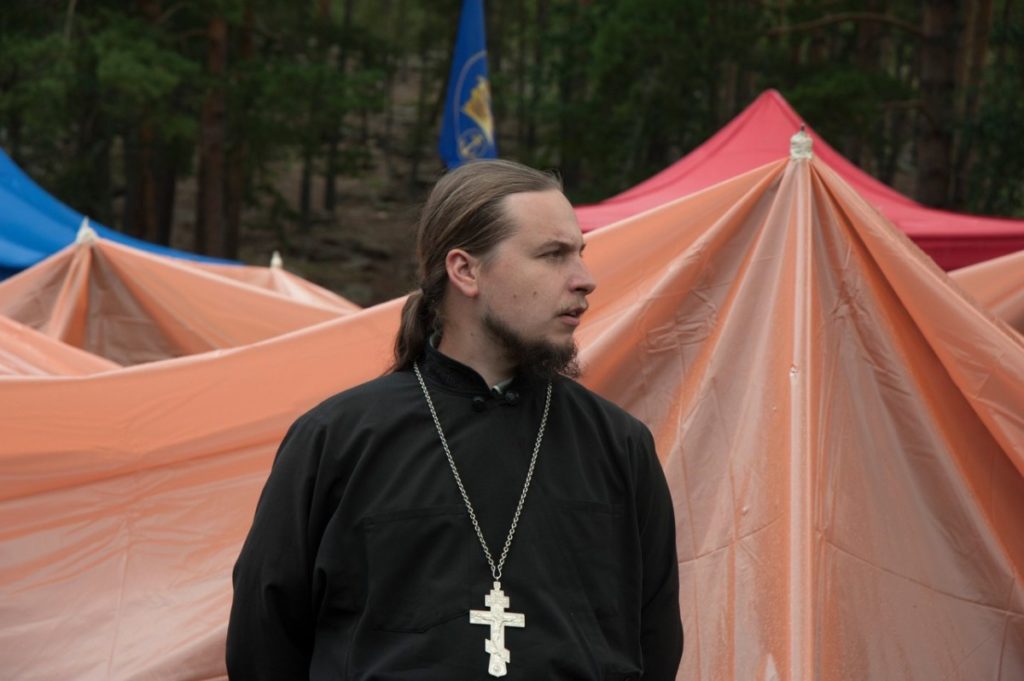 pEzHSiMLJeM